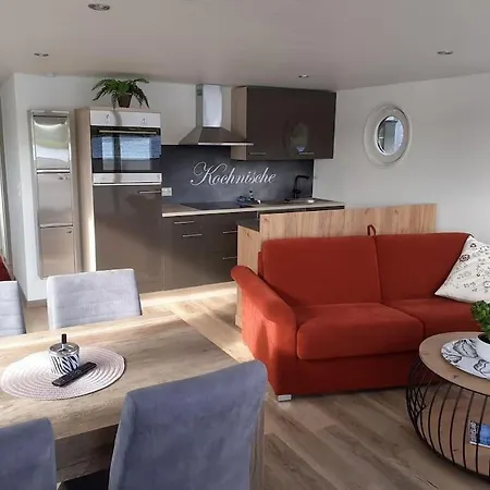 Hausboot Optimo Mit Hund *