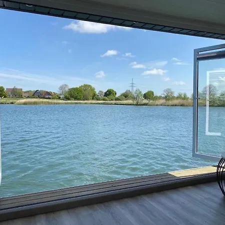 Botel Hausboot Optimo Mit Hund Schillig