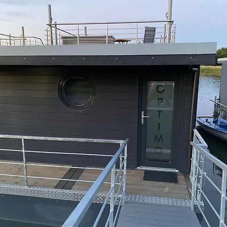 Hausboot Optimo Mit Hund