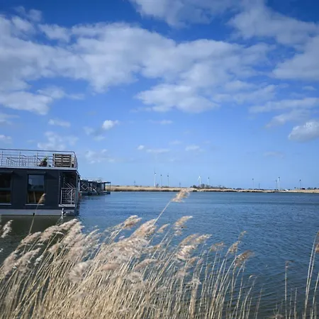 Hausboot Optimo Mit Hund * Schillig